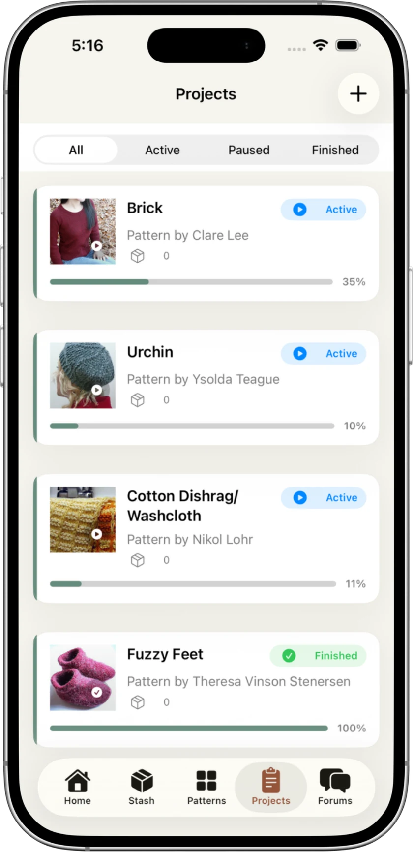 Stashora knitting and crochet projects with pattern photos, progress bars, and active, paused, and finished filters